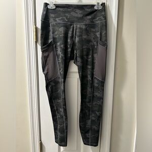 Fabletics medium camo print leggings